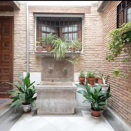 Apartamentos Centro Historico A Los Pies De La Alhambra Granada Exterior foto